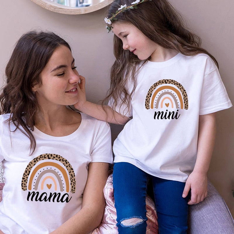 1PC Rainbow Mother Daughter T-shirts Summer Family Matching Outfits Mom Baby Mommy and Me T-shirt Clothes Woman Girls Cotton Top