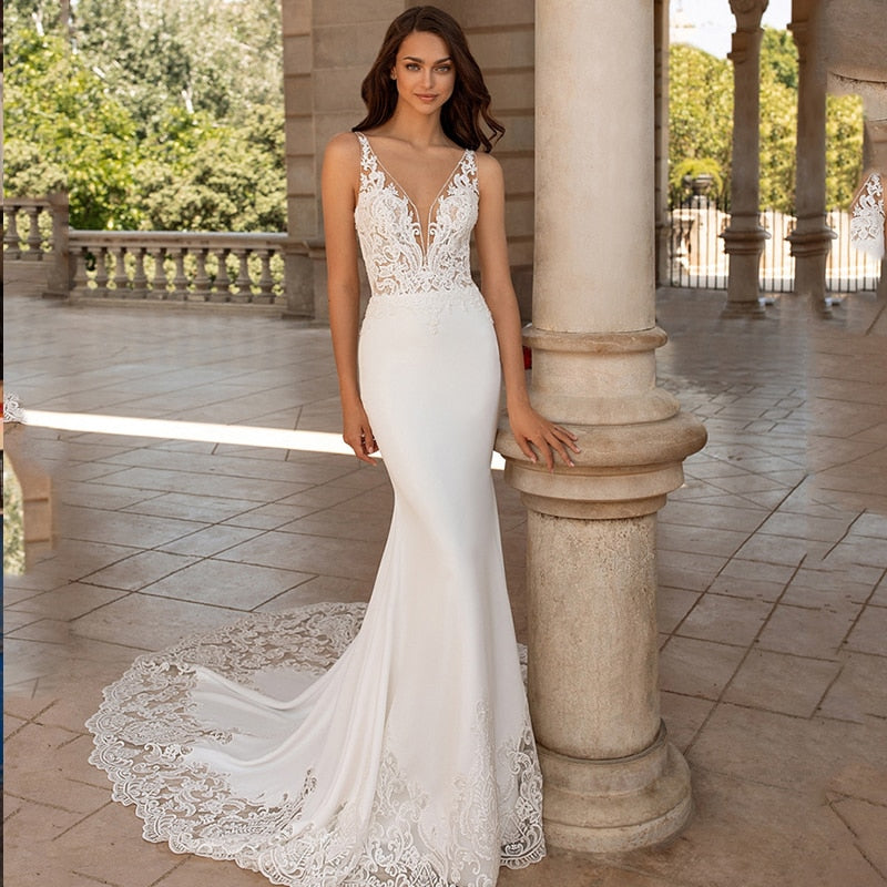 Sexy Mermaid Wedding Dresses  V Neck For Summer Appliques Bridal Gowns Backless Robe De Mariée Court Train For Women
