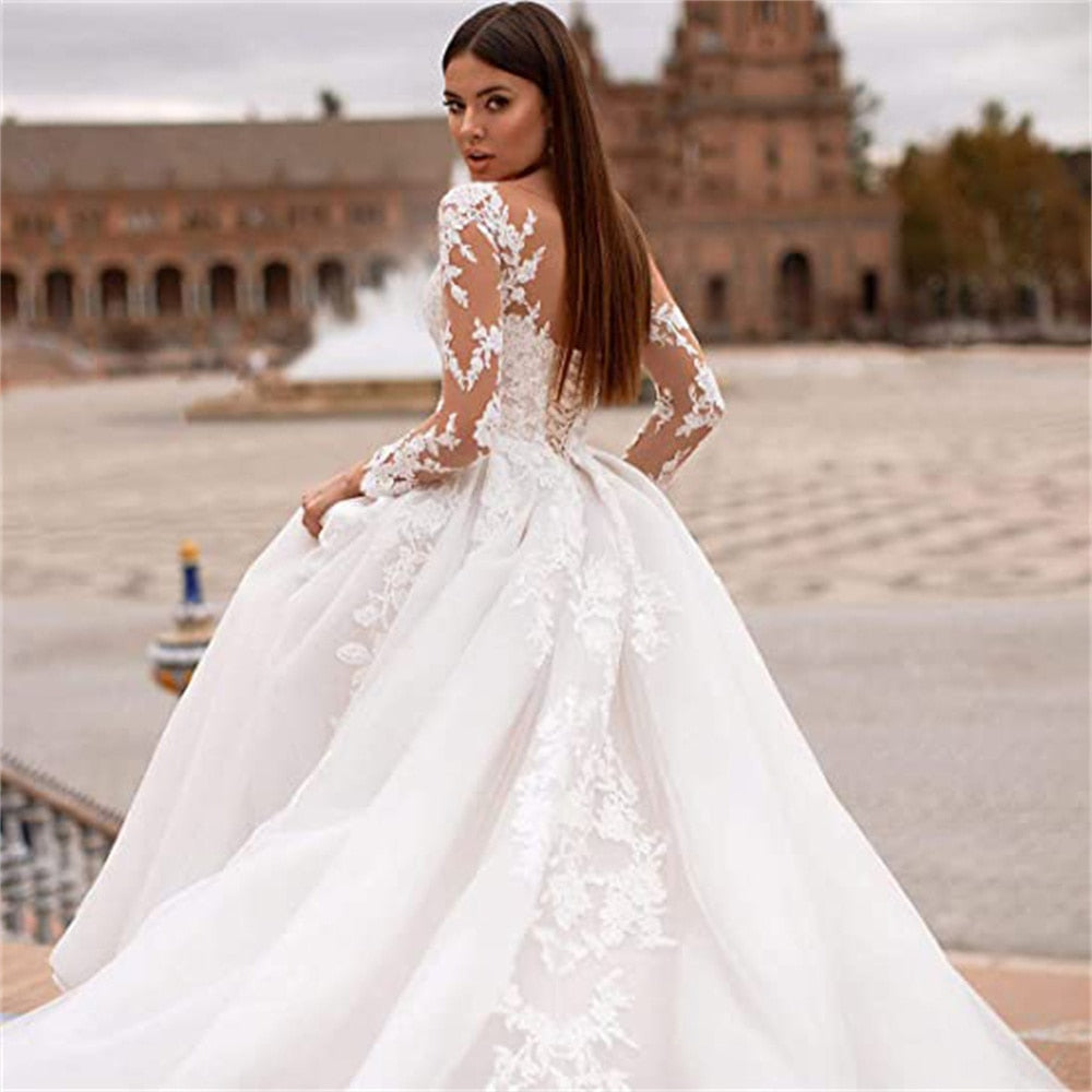 Elegant A-line Lace Appliques Wedding Dresse For Women Floor Length Lace Up Bridal Dress Chapel Train