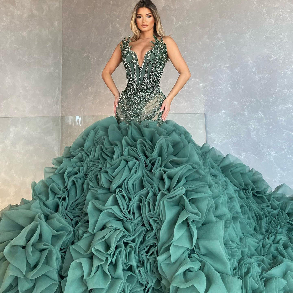 Luxury Emerald Green Beaded Mermaid Evening Dresses Ruffles Tiered Tulle Evening Gowns