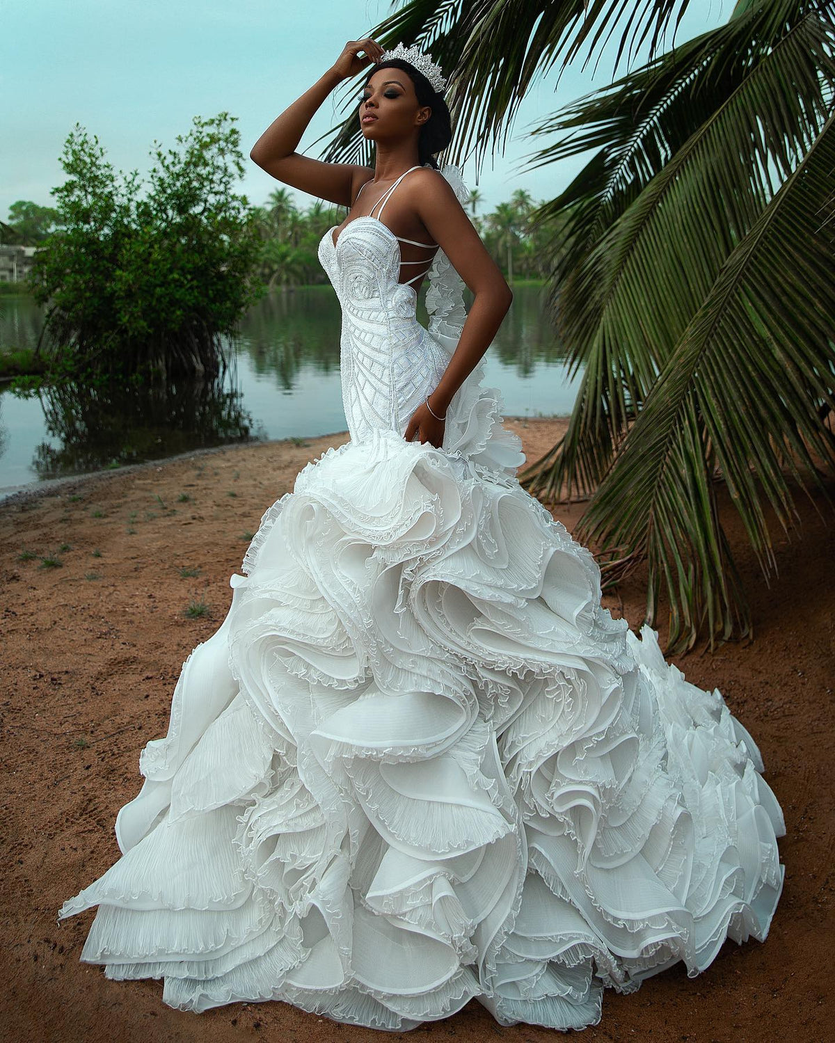 Gorgeous Lace Mermaid Wedding Dresses With Very Lush Ruffles Bottom Luxury Beaded Backless Wedding Gowns Custom Made