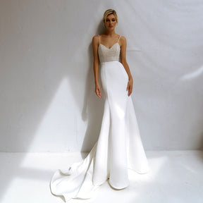 Sexy Beaded Mermaid Wedding Dress 2022 V Neck Pearls Sleeveless Sheath Satin Bridal Gown Court Train Robe De Mariée For Women